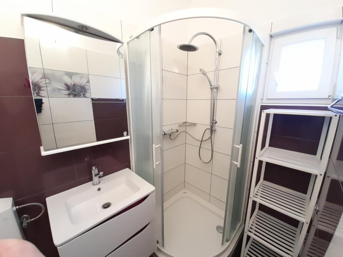 Perica Apartment And Perica Room With Separate Entrance Ζαντάρ Εξωτερικό φωτογραφία