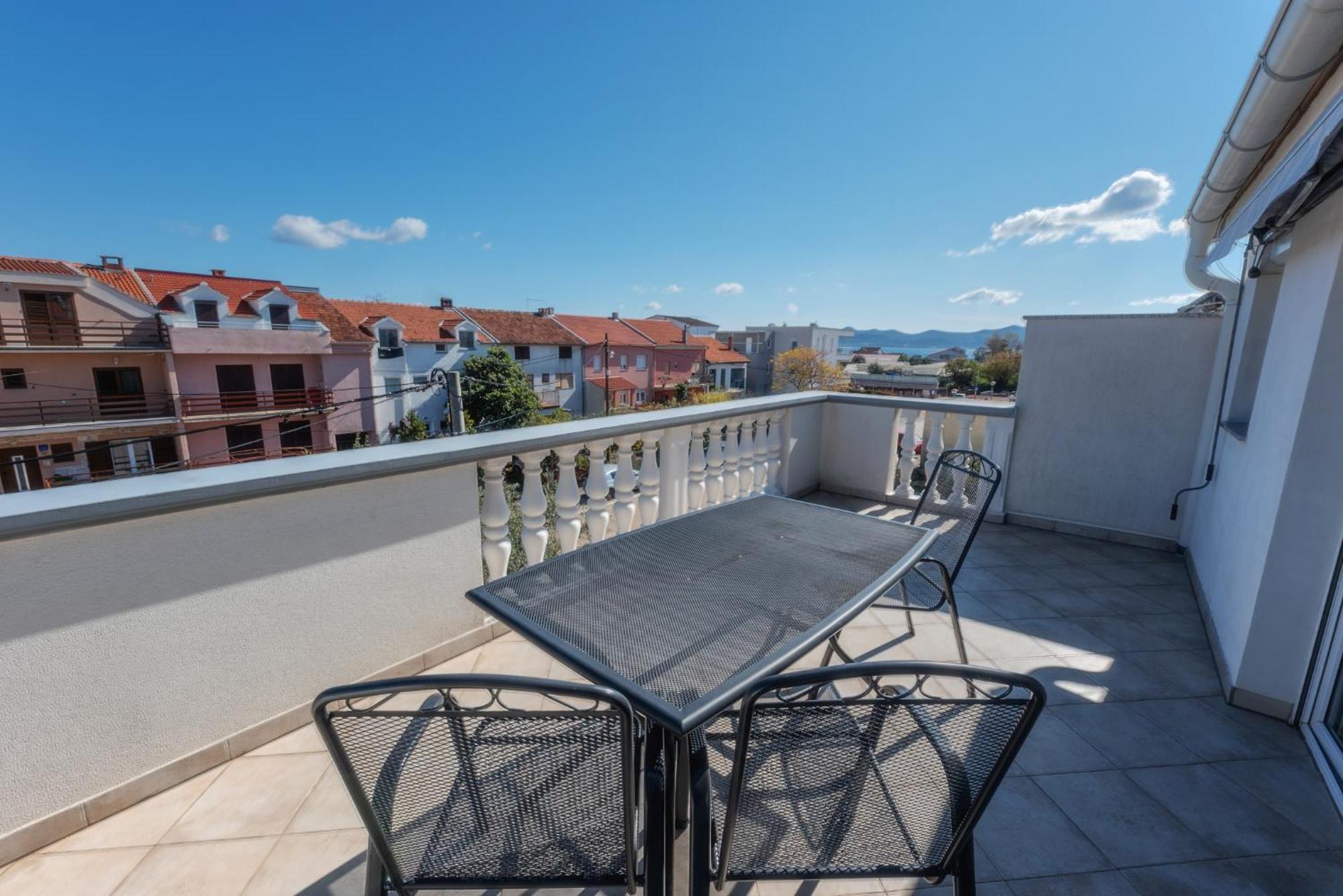 Perica Apartment And Perica Room With Separate Entrance Ζαντάρ Εξωτερικό φωτογραφία