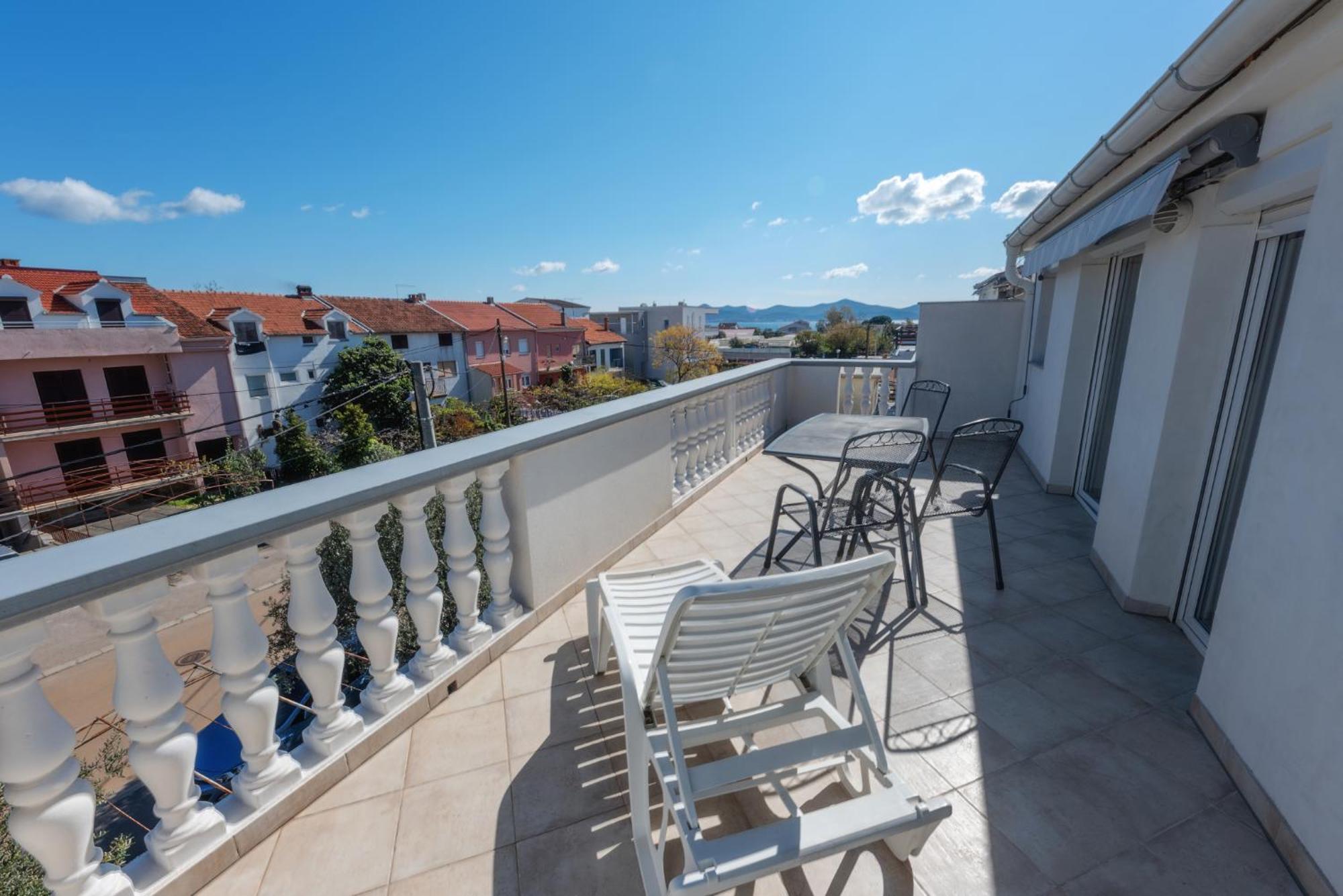 Perica Apartment And Perica Room With Separate Entrance Ζαντάρ Εξωτερικό φωτογραφία
